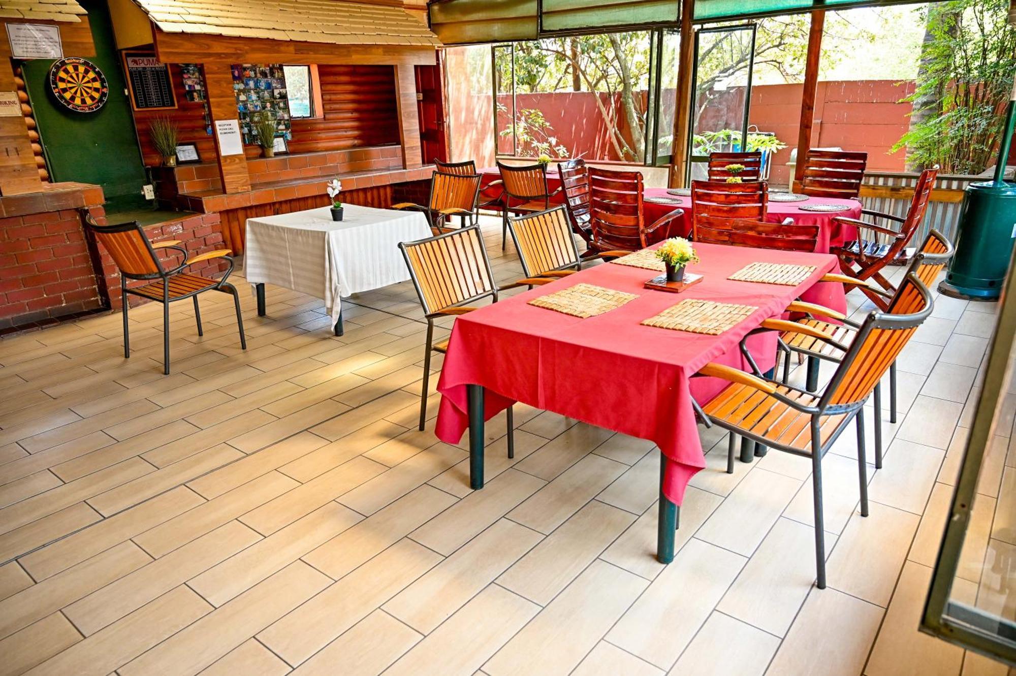 Tudor Lodge Guest House Joanesburgo Exterior foto