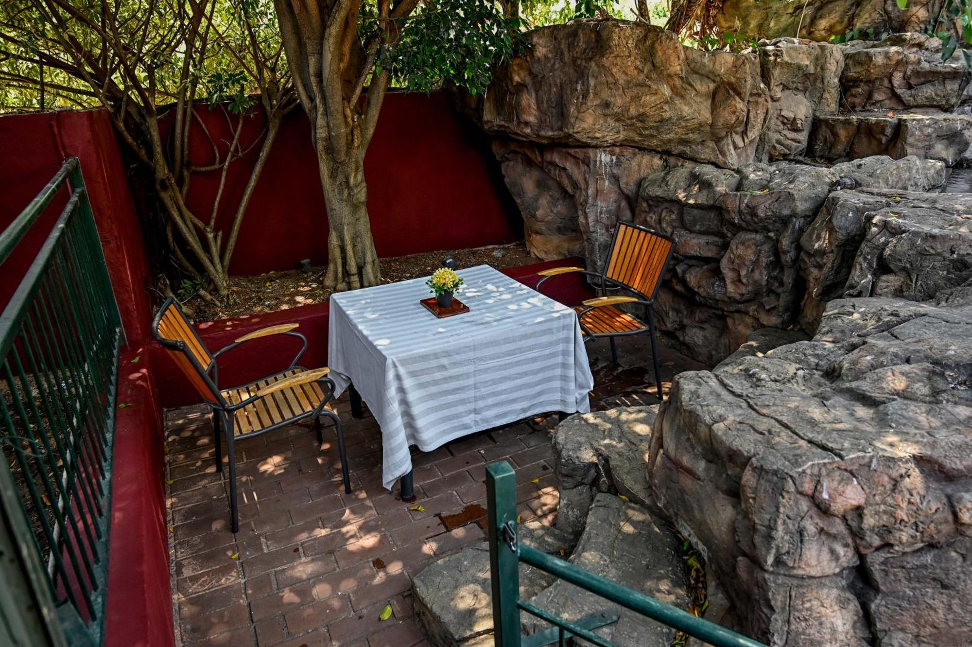 Tudor Lodge Guest House Joanesburgo Exterior foto